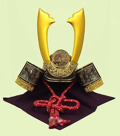 30号立体長鍬形彫金こども着用兜